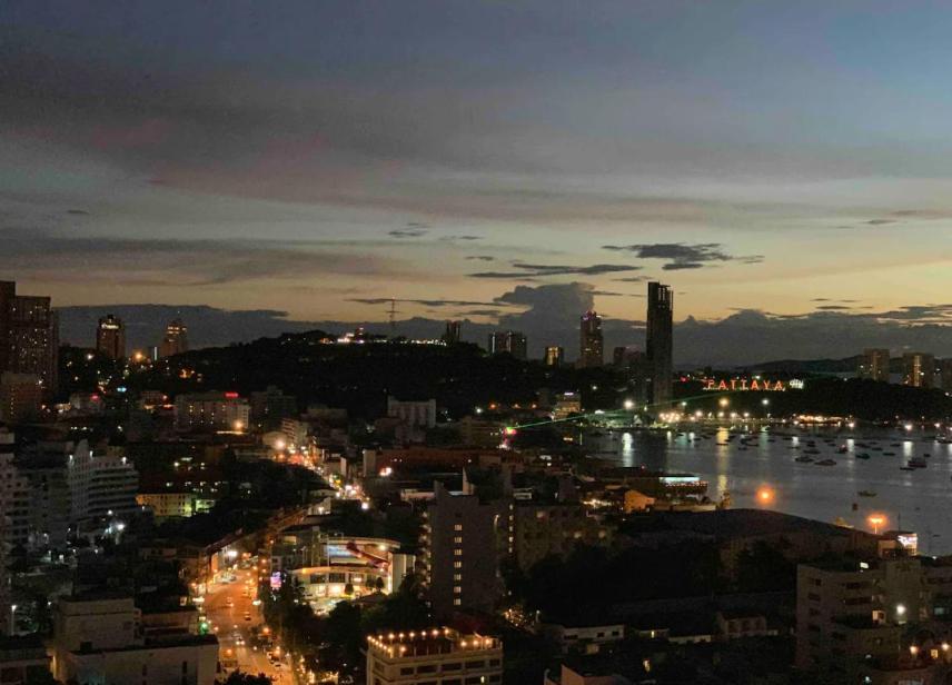 Edge Central Pattaya Seaview Residence Екстер'єр фото